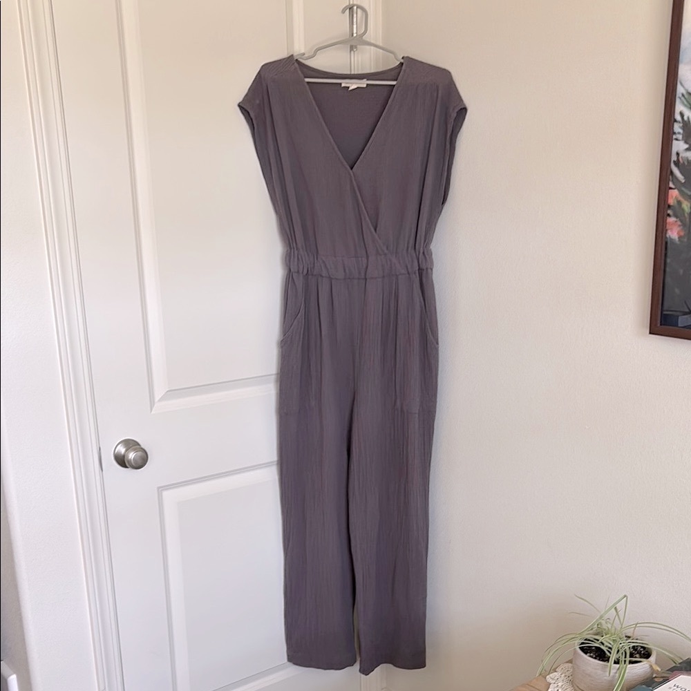 Purple-Gray Sleeveless V-Neck Jumpsuit with Fitted Waist